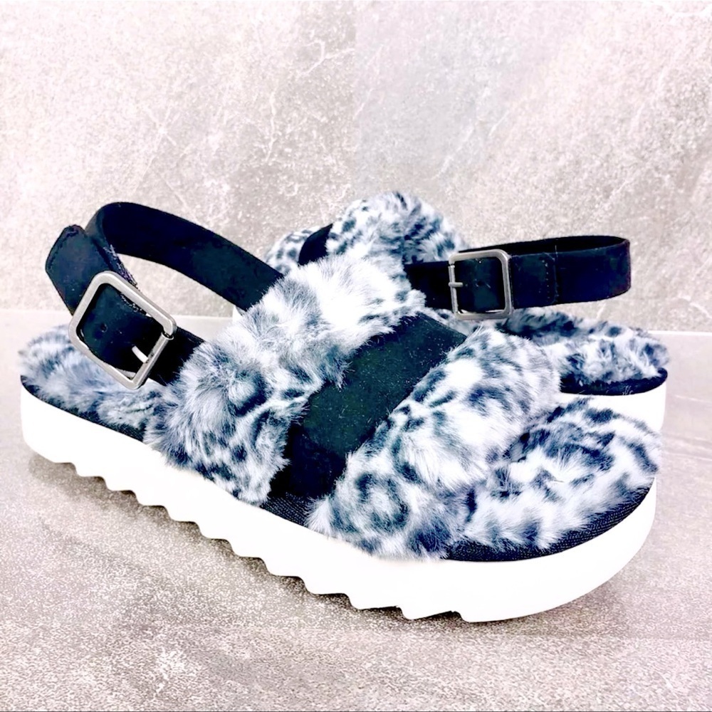 Koolaburra By UGG Fuzzy Sandals